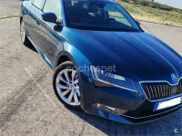 Usado Skoda Superb Style 190 CV (139 kW) 2016 Azul Berlina
