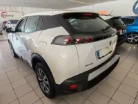 Usado Peugeot 2008 Active 110 CV (80 kW) 2021 Blanco SUV