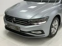 Usado VW Passat Business 122 CV (89 kW) 2022 Gris Familiar