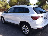 Usado Skoda Karoq Selection 115 CV (84 kW) 2024 Blanco SUV
