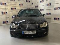 Usado Mercedes C220 Classic 143 CV (105 kW) 2004 Negro Familiar
