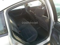 Usado VW Passat Comfortline 115 CV (84 kW) 2000 Gris / plata Berlina
