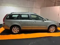 Usado Volvo V50 Momentum 109 CV (80 kW) 2006 Verde Familiar