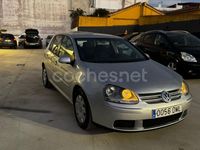 Usado VW Golf IV Highline 105 CV (77 kW) 2006 Gris / plata Berlina