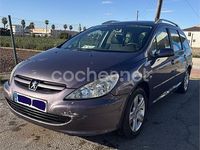 Usado Peugeot 307 110 CV (80 kW) 2004 Violeta / lila Familiar