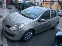 Usado Renault Clio II Privilege 85 CV (62 kW) 2006 Gris / plata Berlina