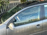 Usado VW Golf V Highline 105 CV (77 kW) 2007 Gris / plata Berlina