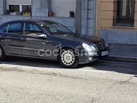 Usado Mercedes E220 Elegance 150 CV (110 kW) 2005 Azul Berlina