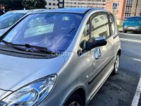 Usado Peugeot 1007 70 CV (51 kW) 2005 Gris / plata Monovolumen