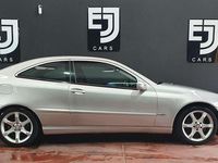 Usado Mercedes C180 Classic 143 CV (105 kW) 2008 Gris Coupe