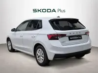 Usado Skoda Fabia Selection 95 CV (69 kW) 2025 Blanco Utilitario