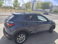 Usado Kia Stonic 84 CV (61 kW) 2018 Azul SUV