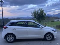 Usado Hyundai i20 84 CV (61 kW) 2018 Blanco Berlina
