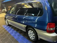 Usado Kia Carnival EX 144 CV (105 kW) 2004 Azul Monovolumen
