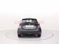 Usado Toyota Yaris Cross Active 116 CV (85 kW) 2024 Gris / plata SUV