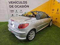 Usado Peugeot 206 Roland Garros 110 CV (80 kW) 2003 Gris / plata Descapotable