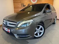 Usado Mercedes B200 136 CV (100 kW) 2013 Marrón Utilitario