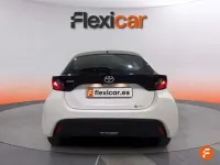 Usado Toyota Yaris Comfort 72 CV (52 kW) 2023 Blanco Utilitario