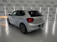 Usado VW Polo 75 CV (55 kW) 2018 Gris Utilitario