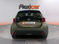 Usado Toyota Yaris Edition 125 CV (91 kW) 2022 Verde Utilitario