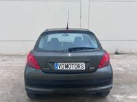 Usado Peugeot 207 Sport 95 CV (69 kW) 2007 Gris / plata Berlina