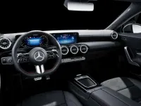 Usado Mercedes CLA200 163 CV (119 kW) 2025 Berlina