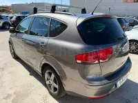 Usado Seat Altea XL I-Tech 105 CV (77 kW) 2014 Gris / plata Monovolumen
