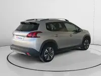 Usado Peugeot 2008 Signature Sky 82 CV (60 kW) 2026 Gris SUV