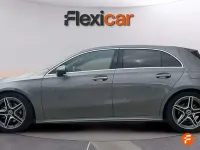 Usado Mercedes A180 109 CV (80 kW) 2019 Gris Utilitario