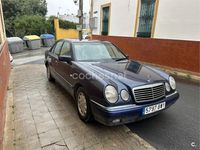 Usado Mercedes E300 Elegance 136 CV (100 kW) 1997 Azul Berlina