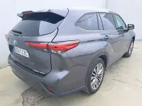 Usado Toyota Highlander Luxury 248 CV (182 kW) 2022 Gris / plata SUV
