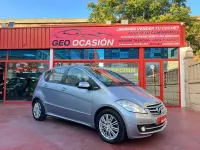 Usado Mercedes A180 109 CV (80 kW) 2009 Gris / plata Monovolumen