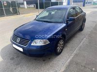 Usado VW Passat Comfortline 130 CV (95 kW) 2003 Azul Berlina