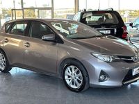 Usado Toyota Auris 132 CV (97 kW) 2015 Gris / plata Berlina