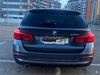 Usado BMW 318 143 CV (105 kW) 2016 Gris / plata Familiar