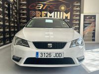 Usado Seat Leon Style 105 CV (77 kW) 2015 Blanco Familiar