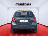Usado Toyota Yaris City 69 CV (50 kW) 2015 Gris / plata Utilitario