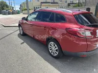 Usado Renault Mégane GrandTour Dynamique 110 CV (80 kW) 2013 Rojo Familiar