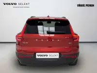 Usado Volvo XC40 Plus 197 CV (144 kW) 2024 Rojo SUV