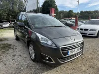 Usado Peugeot 5008 Style 120 CV (88 kW) 2016 Gris / plata Monovolumen