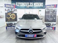 Usado Mercedes CLA200 Shooting Brake 150 CV (110 kW) 2020 Amarillo Familiar