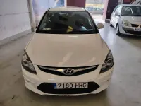 Usado Hyundai i30 Classic 109 CV (80 kW) 2011 Blanco Berlina