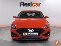 Usado Hyundai i30 120 CV (88 kW) 2024 Rojo Berlina