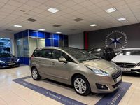 Usado Peugeot 5008 Allure 120 CV (88 kW) 2016 Beige Monovolumen