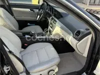 Usado Mercedes C200 Avantgarde 136 CV (100 kW) 2011 Negro Berlina