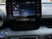 Usado Toyota Yaris Hybrid Active 116 CV (85 kW) 2022 Negro Berlina