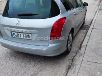 Usado Peugeot 308 SW Access 112 CV (82 kW) 2011 Gris / plata Familiar