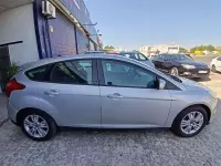 Usado Ford Focus Trend 114 CV (83 kW) 2011 Gris Utilitario