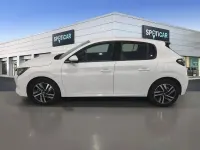 Usado Peugeot 208 Allure 100 CV (73 kW) 2023 Blanco Utilitario