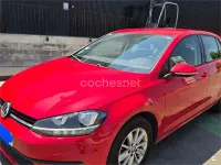 Usado VW Golf VII 110 CV (80 kW) 2018 Rojo Berlina